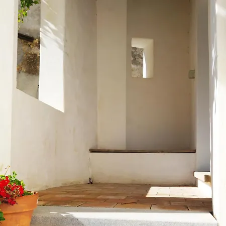 Ferienhaus Borgo Petelia, Casa Fazio, Antica Piccola Casa Con Loggia E Scala Esterna *