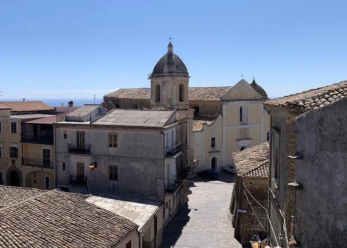 Borgo Petelia, Casa Fazio, Antica Piccola Casa Con Loggia E Scala Esterna * סטרונגולי